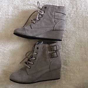 Girls grey booties